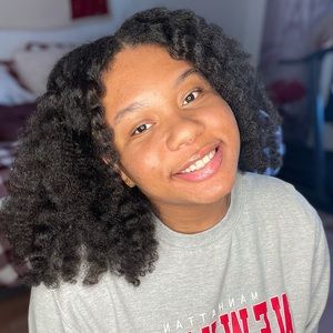 Meet your Posher, April